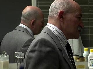 i was cogiendo mi padrastro when mi mama no estaba en casa, hairy muscular daddy fucking cute bodybuilder ass