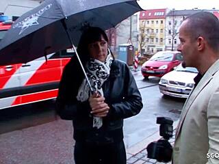 Reife Deutsche Hausfrau Fucked in Leder Leggings at Casting