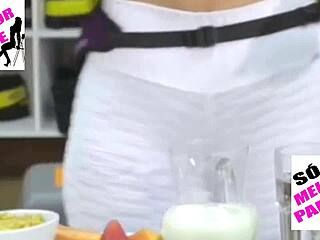 Kelly Key's Big Pussy Camel Toe Explodes in Leggings - Insane Gangbang!