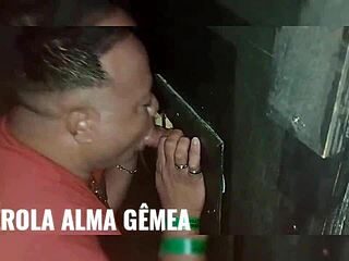 Levei um amigo na cabine do boquete