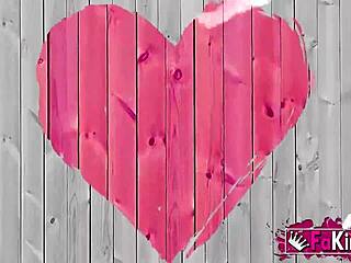 lara cruz looks for love and good fuck outdoors