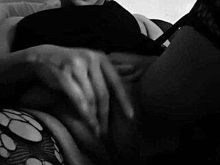 watch angelg play with her sexy pussy to orgasm