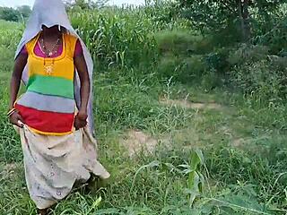 दम, देसी इंडियन भाभी को लेटेस्ट फक वीडियो में जोर से धक्का दिया जाता है!