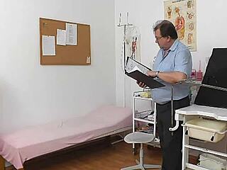 Lily's Exclusive Gyno Fetish Videos Push All Boundaries