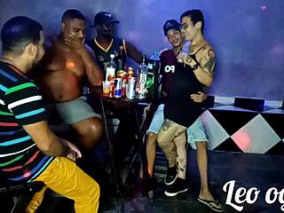 following safety norms at reduced carnival party in anchieta rj