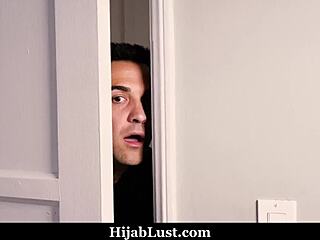 Hijab Girl Sneaks American Boyfriend for TABOO FUN! - Hijablust
