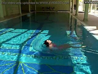 i can’t get enough of jessica lincoln swimming naked in the pool