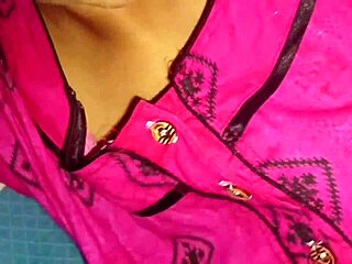 Hot Indian Bhabhi Blows Big Cock