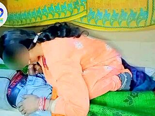 देसी भाई और बहन सालवार कमीज में हिंदी ऑडियो के साथ वाइल्ड हो जाते हैं।