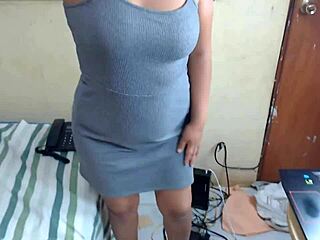 Hey, watch this hot webcamer babe fuck hard in heels on cam?