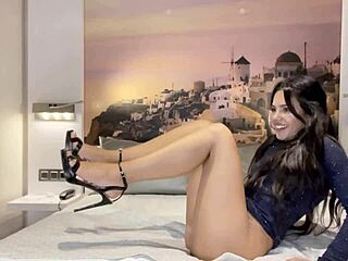 Huge Cock Enters Brunette's Tight Pussy! Alberto & Apolonia