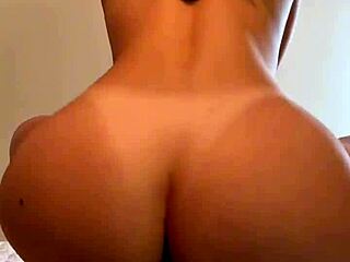 Gray beanie babe in great cowgirl fuck