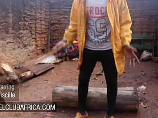 Brunette Ebony Hooks Up With Stranger