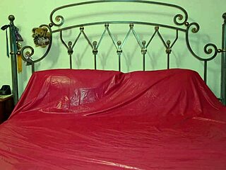 Sissy Simon Latexa cums fast in vintage pink garter and nylons