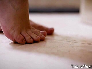 Teen Girls Lick Pussy in Lesbian Kissing Scene