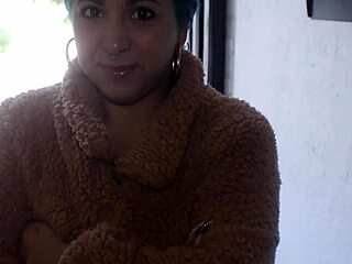 invited my doordash in for a big tip, spanish european gay