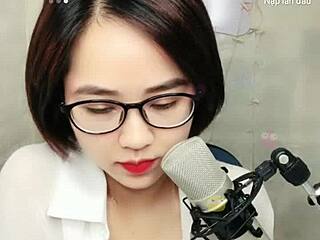 Korean Beauty Livestreams Sexy Webcam Show