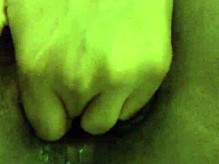 heaven fingers herself alone at home