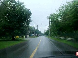 Fanny's big tits in amateur Quebec scene