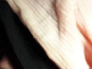 Arab mature takes anal outside military camp zone