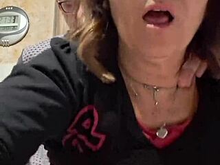 TERESA, THE TATTOOED MILF, SEDUCES HER LOVER WITH HER BIG ASS AND NATURAL TITS.