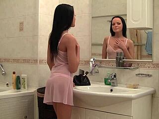 Hey cutie, wanna see me rub myself wet by the bathtub?