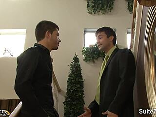 Naughty married man sucks off a gay guy