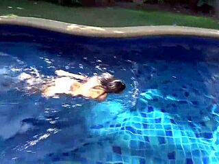 Uncensored creampie on Bangkok street with Asian girls