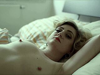 Czech Teen Babe Exposes Her Tight Vagina Wide