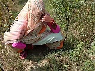 Desi Bhabhi Ki Jungle Me Hardcore Chudai