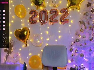 Witness wet cunt squirting live at New Year's Eve for pleasure.