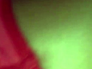 esposa de quatro para desconhecidos no dogging 😈 e o corno batendo punheta