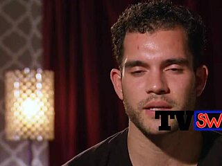 Spoiled swinger chicks moan loudly in group sex