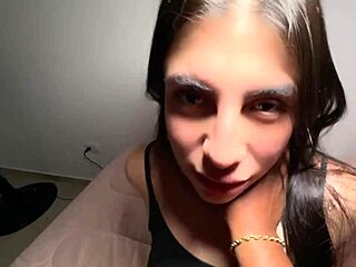 I surprise young Colombian and cum inside her