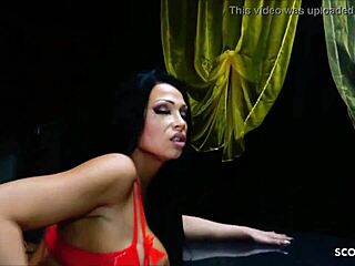 tiefer arschfick f�r 2 teen 18+s direkt in berliner bar mit 2 typen