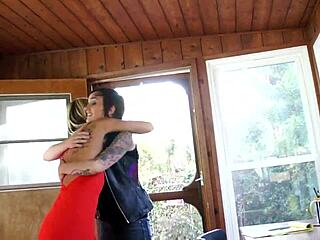 Bisexual girls lick pussies in threesome party