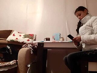 Famous short-haired girl gets intimate with boyfriend