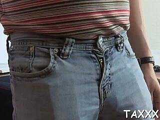 Teen Posing on Webcam Gets Fucked in Casting Interview!