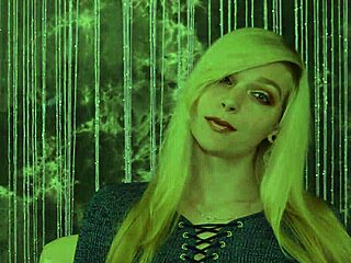 Sexy Gamer Girl Roxy In Slow Motion Without Nudity