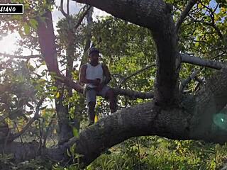 Garota offers herself to a hung stud from the amazon forest for wild anal riding