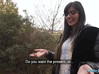 पाकिस्तानी औरत की जॉयफुल पब्लिक टॉयलेट फक!