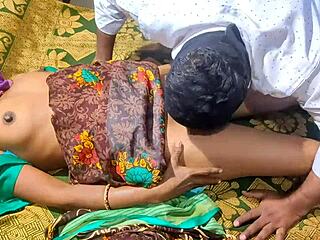 कभी देसी कपल को रैंच पर ऐसे चोदते देखा है?