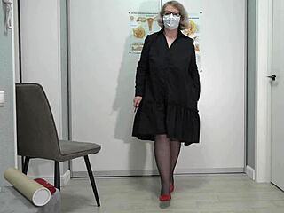 What do students dream about? Mature teacher with shaved pussy! 😏