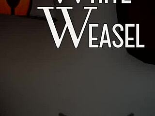 Ruiva fuma e fode dotado.