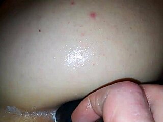 Ruiva smokes cigarette fode dotado.