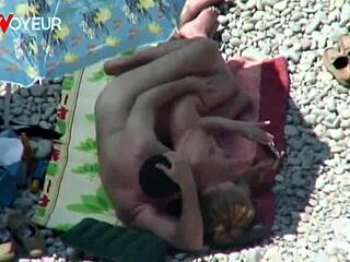 Studs bisexual get sprayed jizz loads.