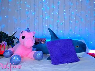 i am sweet alice sucking toy on webcam, fingering anal for pussy orgasm