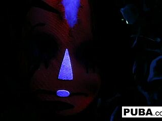 two hot blondes fuck