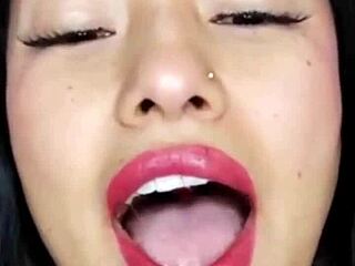 Colombian Housewife Moans in Private Lesbian Chat