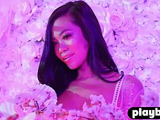 Chubby Mia Malkova Strips Before Vina Sky Show!